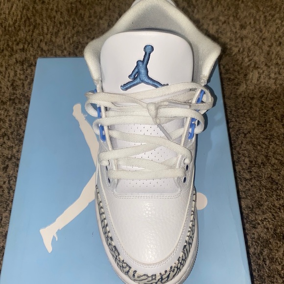 UNC Jordan 3 2020 - Picture 4 of 4
